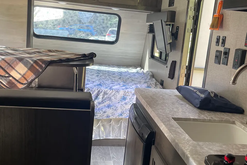 Laurel's Jayco Jayflight SLX Travel Trailer