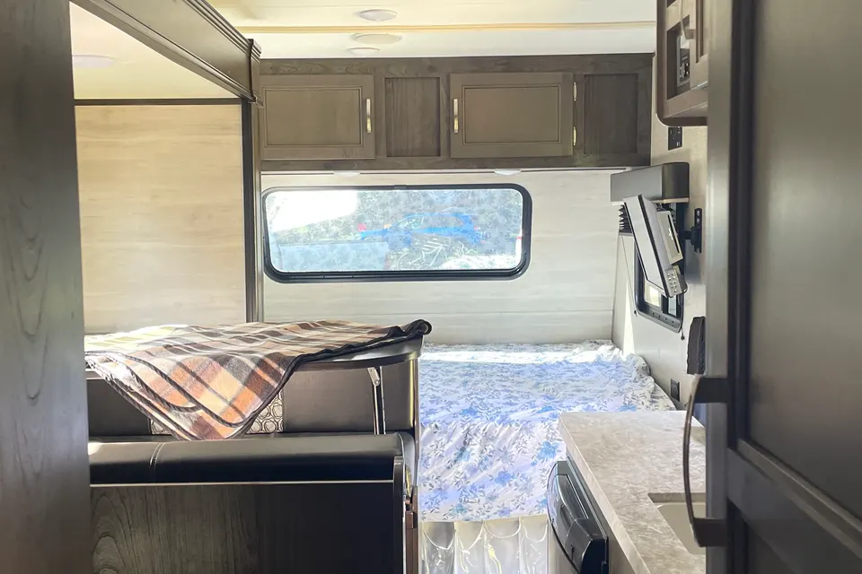 Laurel's Jayco Jayflight SLX Travel Trailer