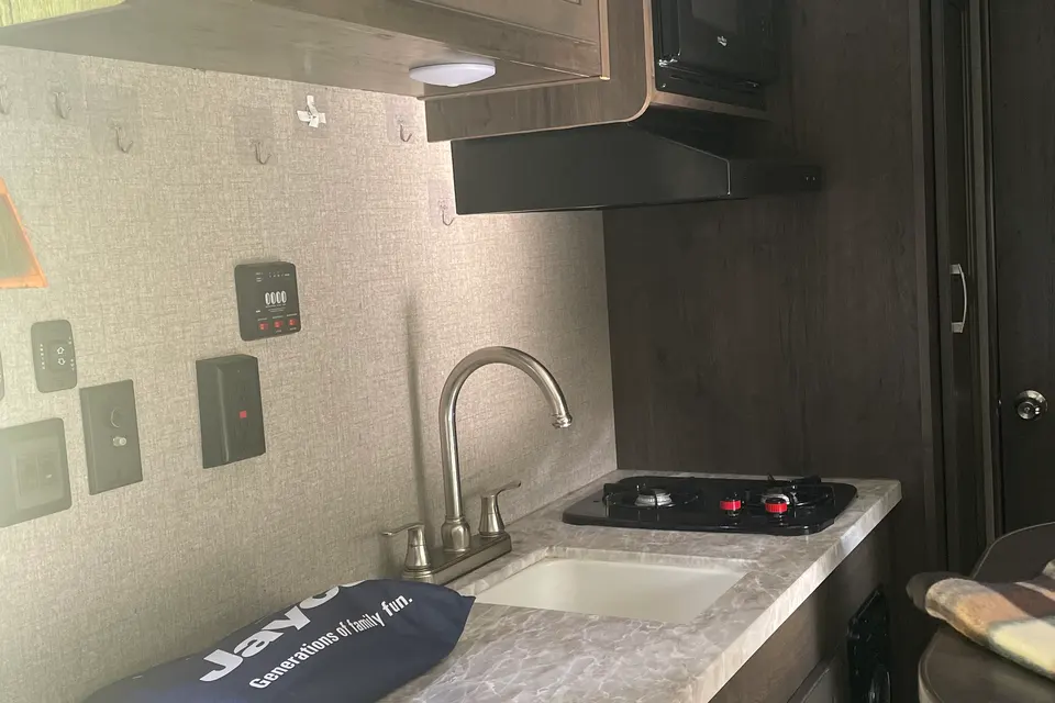 Laurel's Jayco Jayflight SLX Travel Trailer
