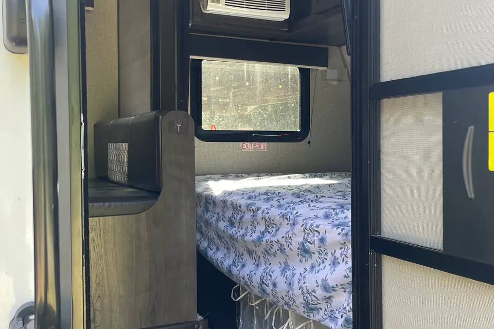 Laurel's Jayco Jayflight SLX Travel Trailer