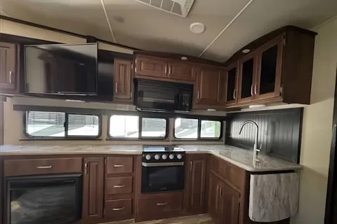 Milan & Jen’s Grand Design Reflection 28BH Fifth Wheel