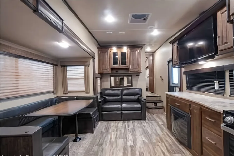 Milan & Jen’s Grand Design Reflection 28BH Fifth Wheel