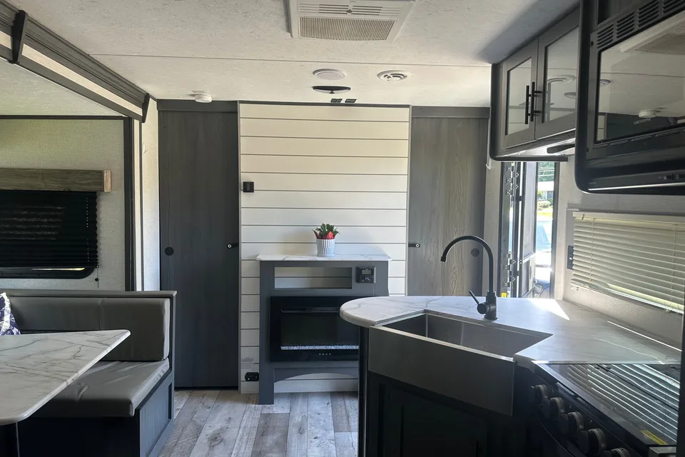 Island time bunkhouse