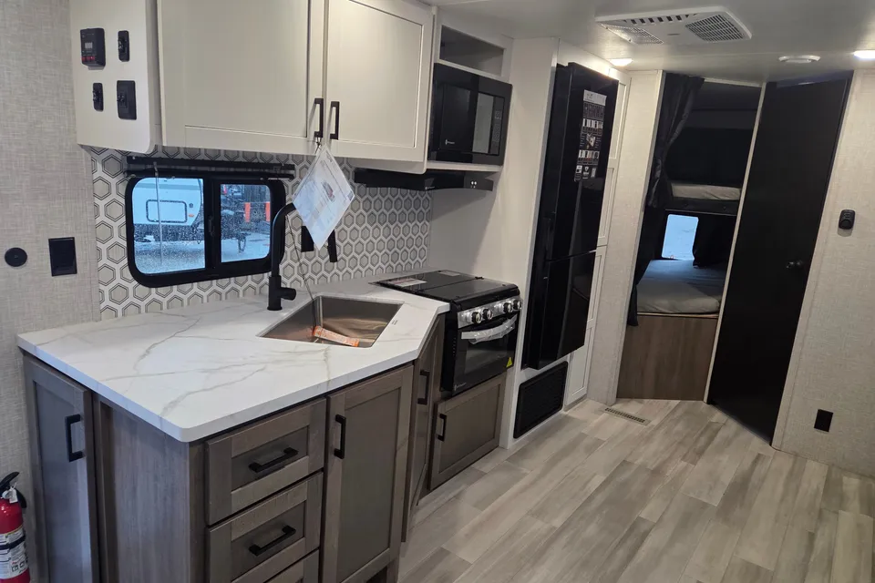 *Brand New* 2025 Open Range Conventional 26BHS *bunk beds*
