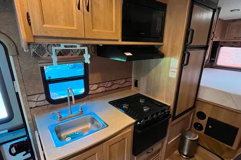 Spacious, Modern and Solar! 2016 Coachmen Freelander