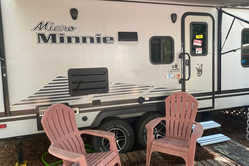 Winnebago Minnie Travel Trailer
