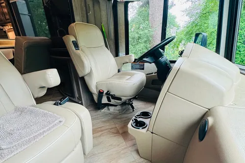 Winnebago Luxury Coach