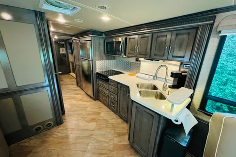 Winnebago Luxury Coach