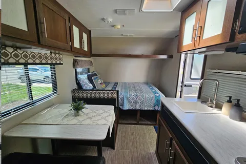 NEW LISTING ! | OSCAR | Forest River Navi 16BH | Vivre la Route !