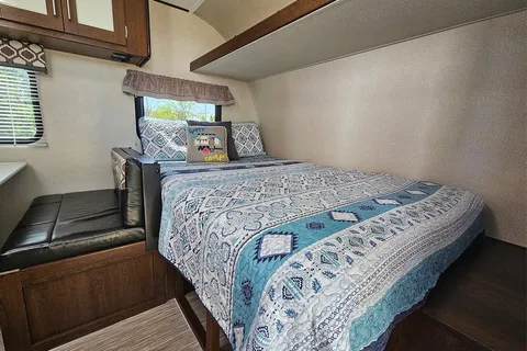 NEW LISTING ! | OSCAR | Forest River Navi 16BH | Vivre la Route !