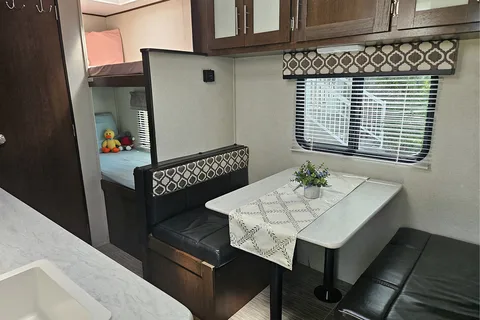 NEW LISTING ! | OSCAR | Forest River Navi 16BH | Vivre la Route !