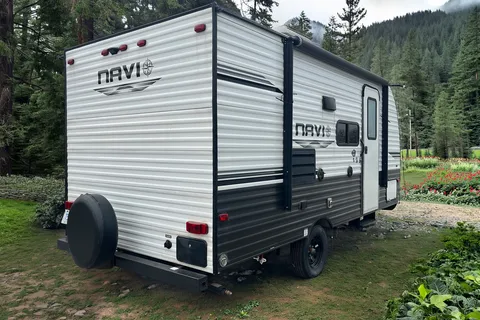 NEW LISTING ! | OSCAR | Forest River Navi 16BH | Vivre la Route !