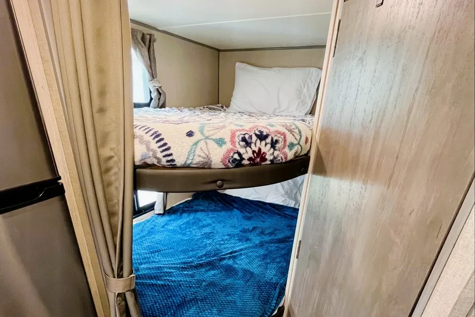 NEW Stocked, Deliverable Family Coachmmen Catalina