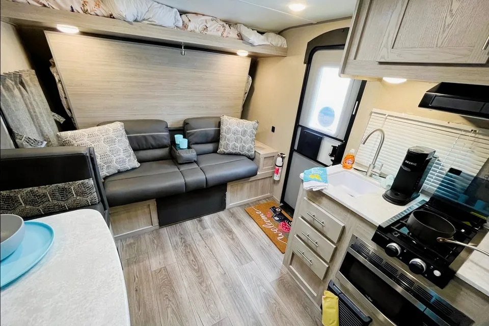 NEW Stocked, Deliverable Family Coachmmen Catalina