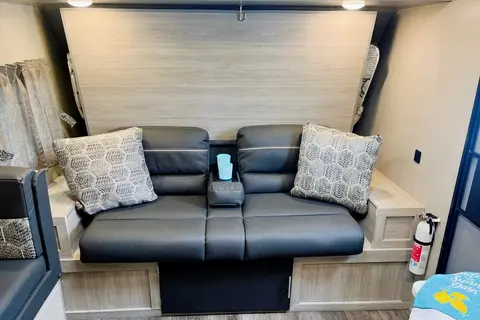 NEW Stocked, Deliverable Family Coachmmen Catalina