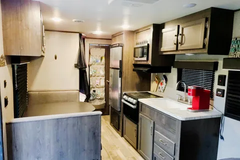 Happy Camper's Jayco Jayflight SLX  Travel Trailer