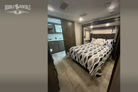 MONTANA Private Master, 1.5 Bath, Spacious Front Living with Hideaway TV and Fireplace