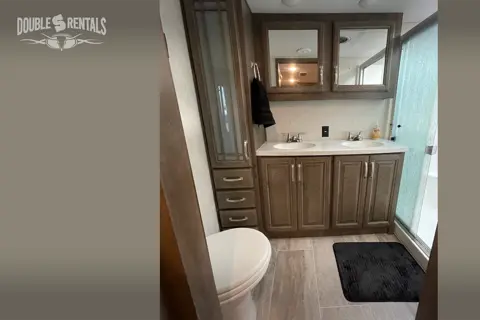 MONTANA Private Master, 1.5 Bath, Spacious Front Living with Hideaway TV and Fireplace