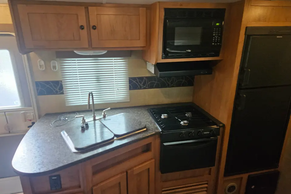 Ryan's Shadow Cruiser 280QBS Travel Trailer