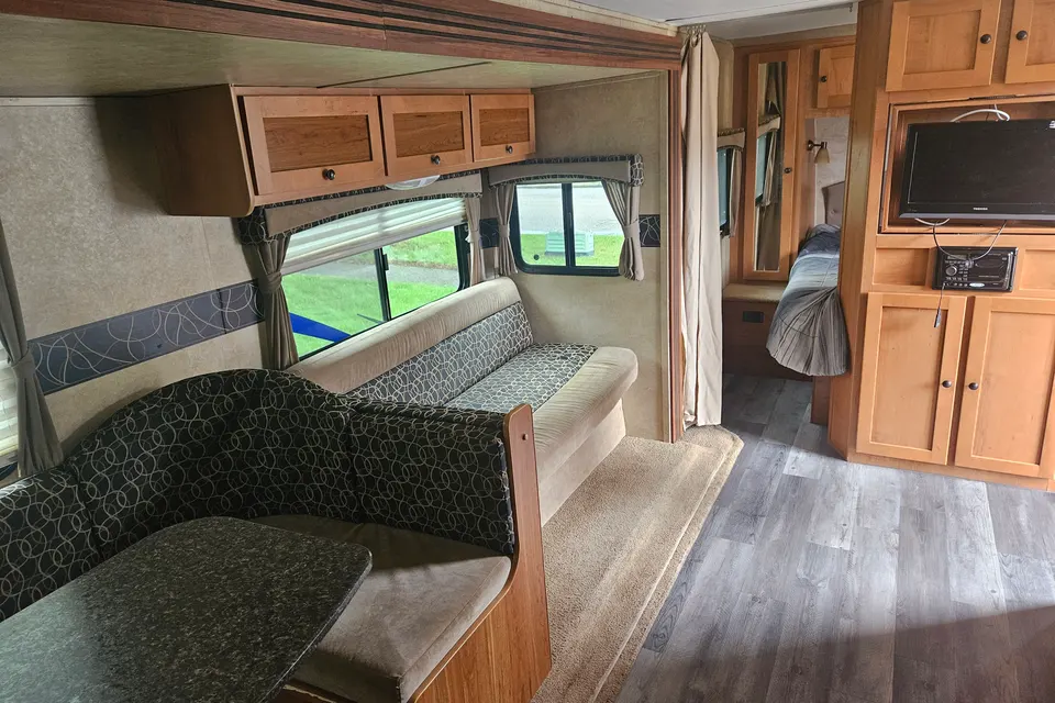 Ryan's Shadow Cruiser 280QBS Travel Trailer