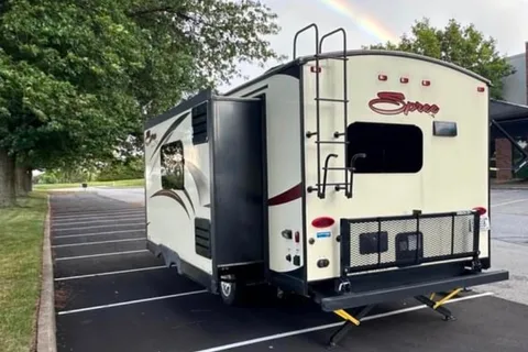 Compact & Cozy Camper with Queen Bed & Spacious Slide-Out