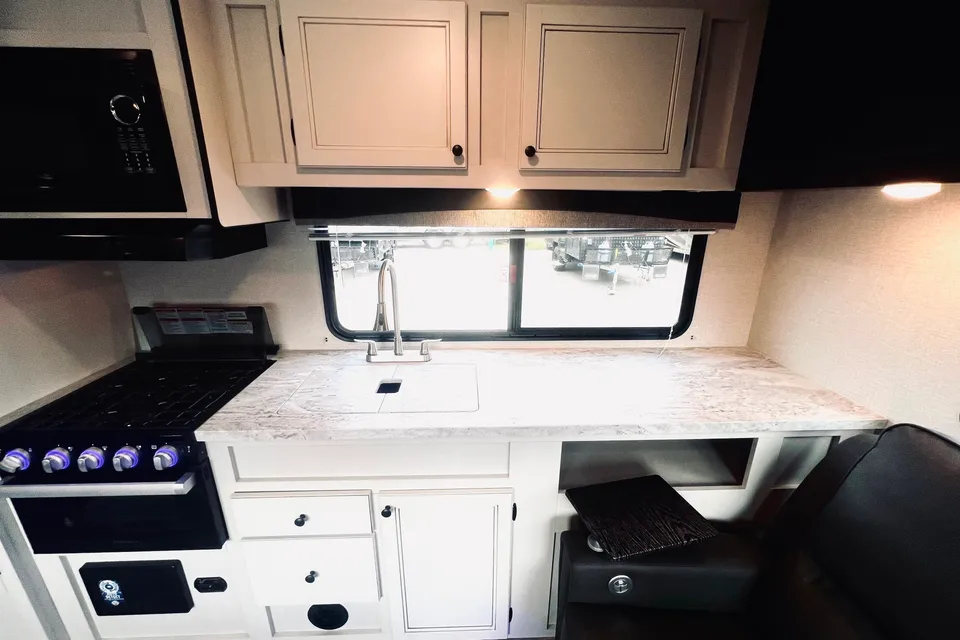 Ryan's Highland Ridge RV 242RL Travel Trailer