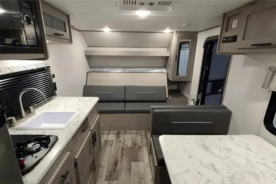 Viktoriya 's Coleman lantern LT22ft Travel Trailer