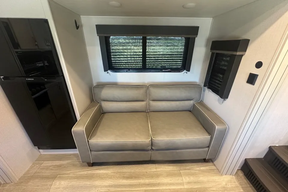 Edgar's Forest River Cougar Fifth Wheel