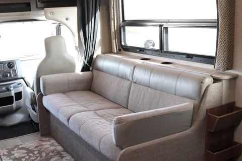 Thor Motor Coach Chateau