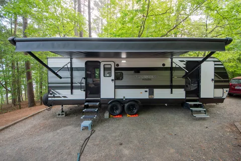 Newer Fully Stocked Camper great for Families or Couples