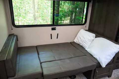 Newer Fully Stocked Camper great for Families or Couples