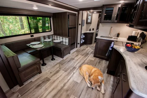 Newer Fully Stocked Camper great for Families or Couples