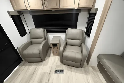 Keystone RV - Coleman 25R