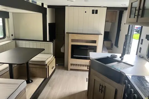 Family Fun Cozy Camper