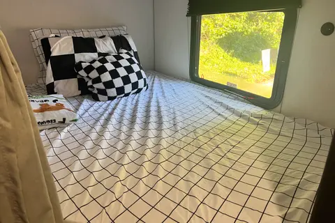 Family Fun Cozy Camper