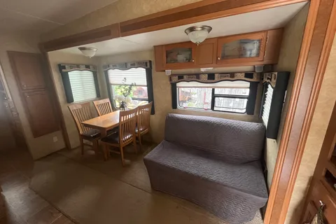 Fortney Fifth Wheel in Mildmay