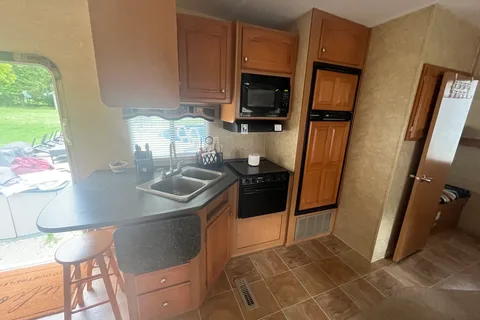 Fortney Fifth Wheel in Mildmay