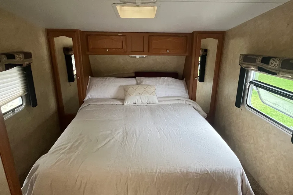 Fortney Fifth Wheel in Mildmay