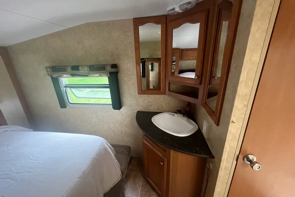 Fortney Fifth Wheel in Mildmay