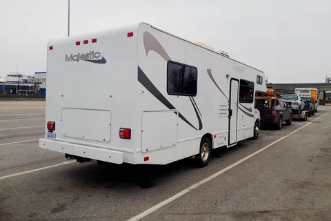 29ft, 8 sleep, Thor Motor Coach Ford E450 Class C