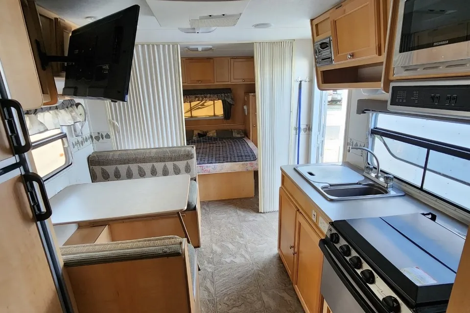 Arsalan's Travel Lite RV Trail cruiser Travel Trailer
