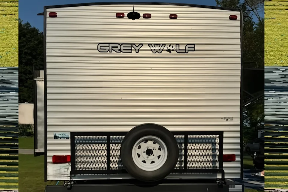 Great Camper with Bunks for Making Summer Memories!