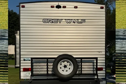 Great Camper with Bunks for Making Summer Memories!