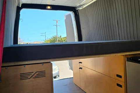 Leon's Mercedes-Benz Sprinter Class B