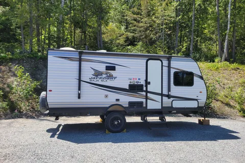 Eric & Kaitlyn's Jay Flight Baja Travel Trailer