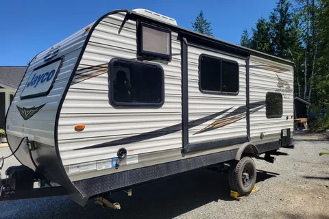 Eric & Kaitlyn's Jay Flight Baja Travel Trailer