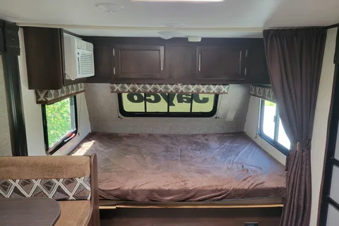 Eric & Kaitlyn's Jay Flight Baja Travel Trailer