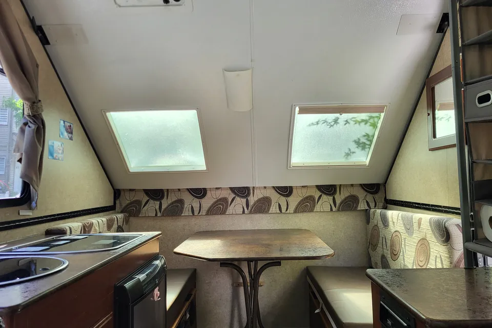 Jerry & Christine's Forest River ROCKWOOD A192HW Foldable A-Frame Hard Wall Trailer