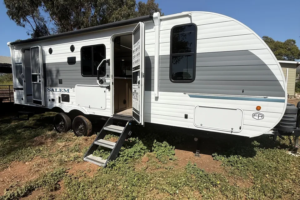 2026 Salem, Bunkhouse, Sleeps 8, $500 Deposit, Bed Linens included