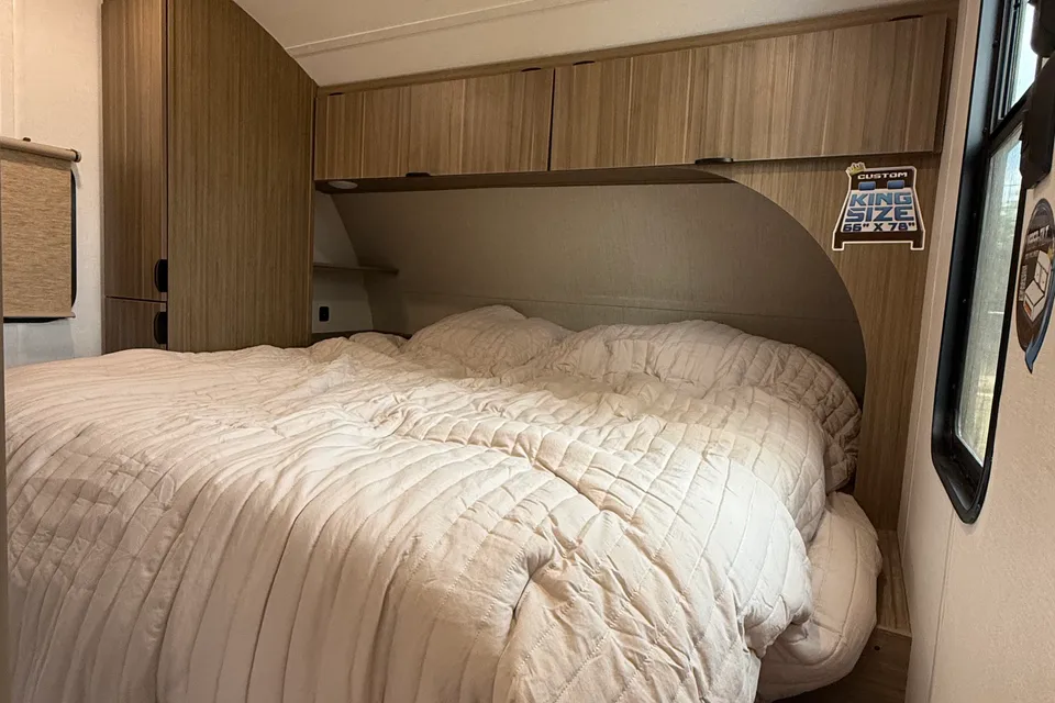 2026 Salem, Bunkhouse, Sleeps 8, $500 Deposit, Bed Linens included